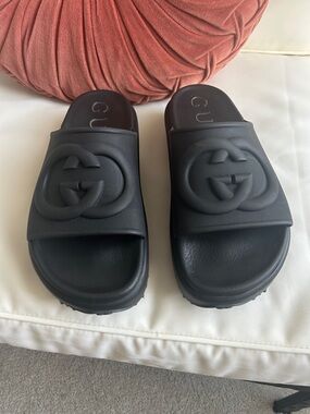 Gucci Black Matte Interlocking GG Slide Sandals